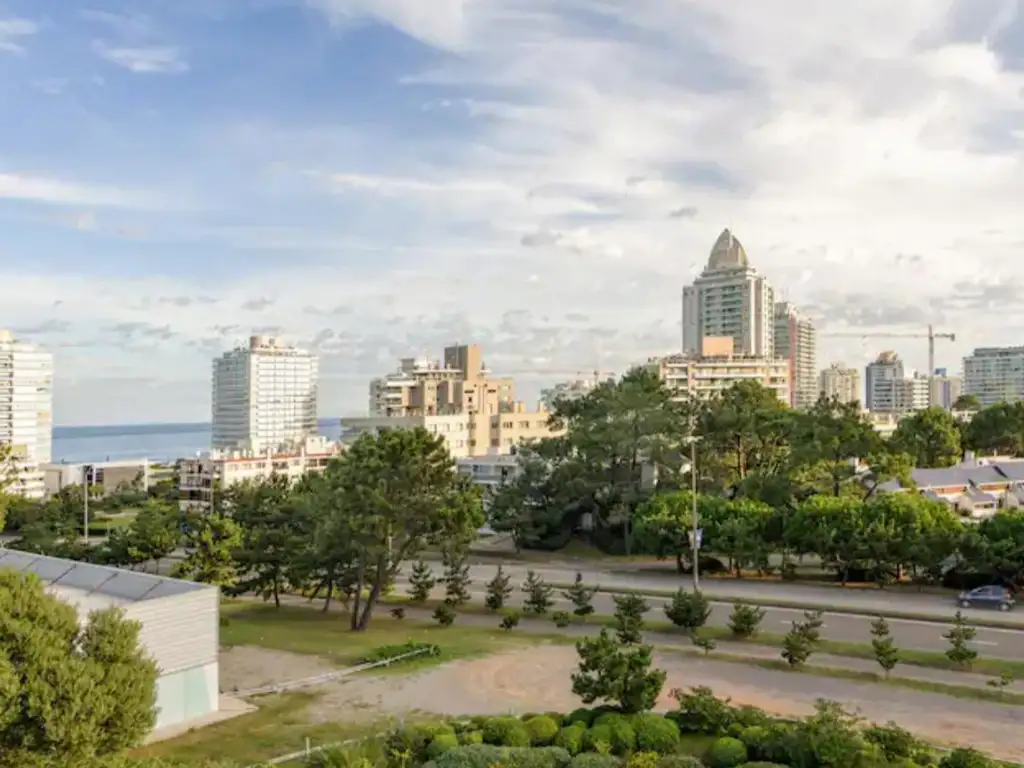 Departamento en Alquiler Temporario en Playa Brava, Punta Del Este