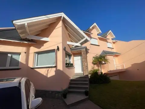 Casa en Venta - 5 ambientes -
