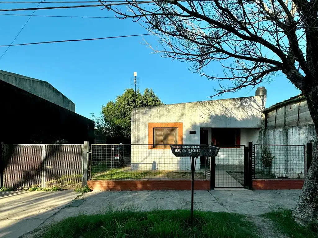 Casa en venta en Barrio Lanceros del Sauce, Rqta.