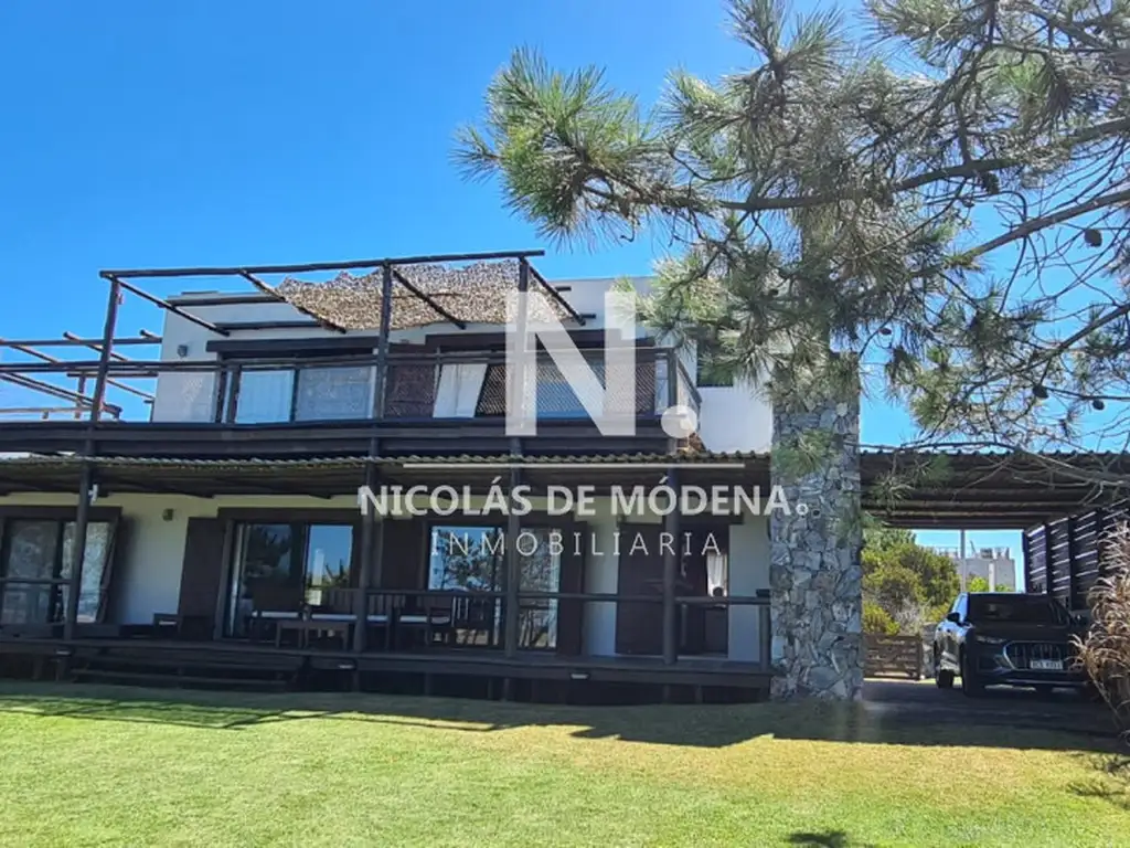 Casa  en venta en jose ignacio- 4 dormitorios