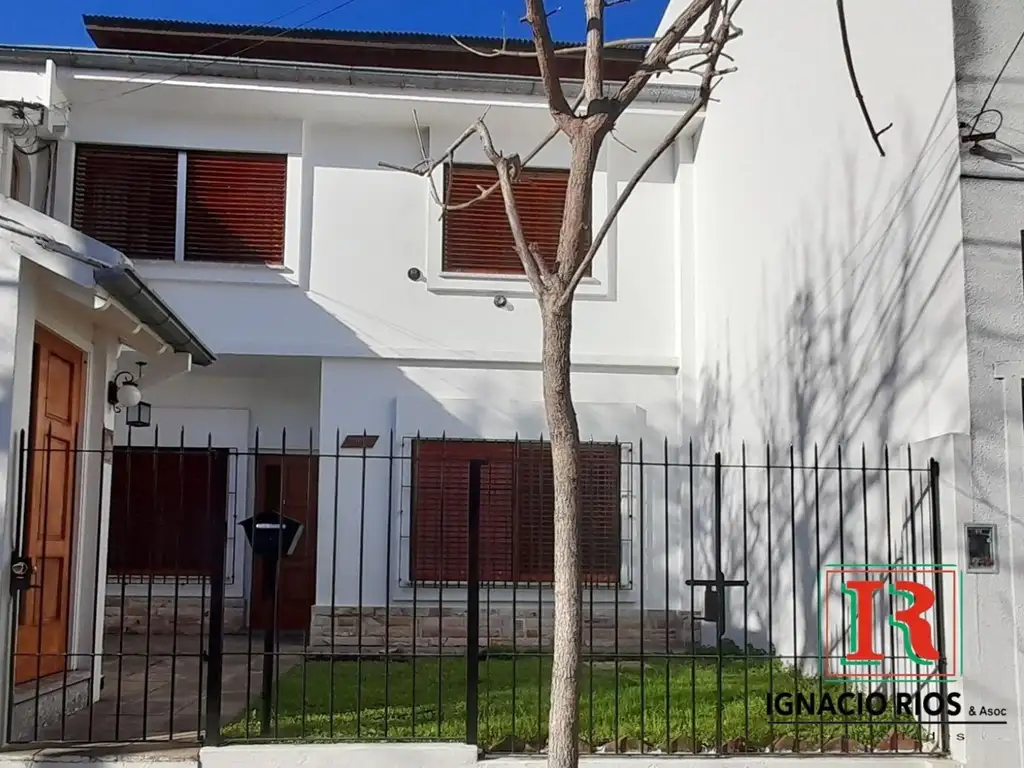 PH en Venta en Martínez. 1er. Piso por escalera. Excelentes condiciones.