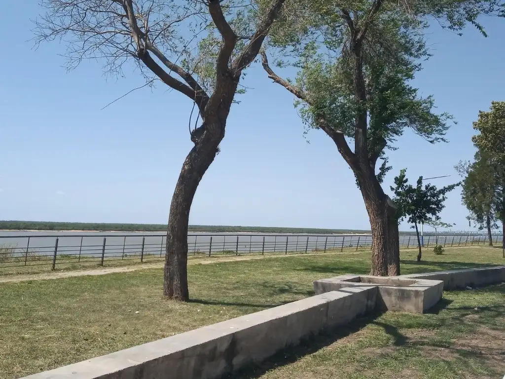 TERRENO UBICADO EN LA COSTA DE CAPITÁN BERMÚDEZ   EXCELENTE VISTA