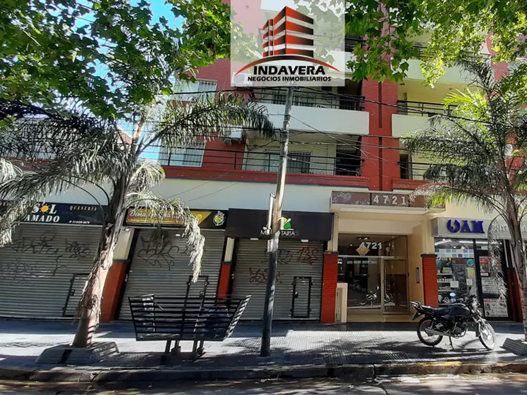 EXCELENTE LOCAL DE 51 M2 EN EXCLUSIVA ZONA DE CASEROS – VENTA CON RENTA