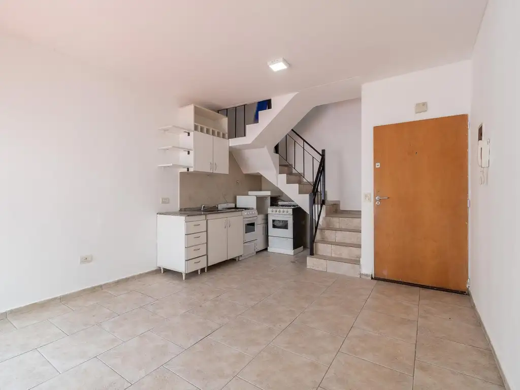 DEPARTAMENTO EN VENTA/ TERRAZA PROPIA/ TRIPLEX/ VILLA URQUIZA  TOMÁS LE BRETÓN AL 5200/ 2 AMB