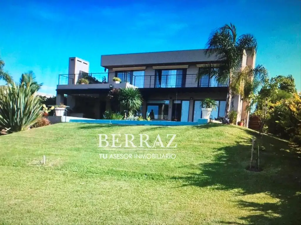 Casa venta 5 ambientes a la alguna en San Marco Villanueva lote de 1000 m2