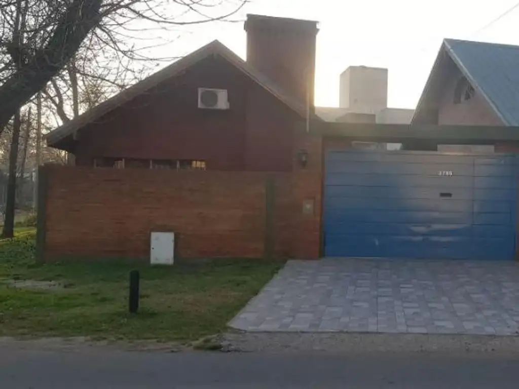 Casa de 3 dormitorios en venta en City Bell, La Plata