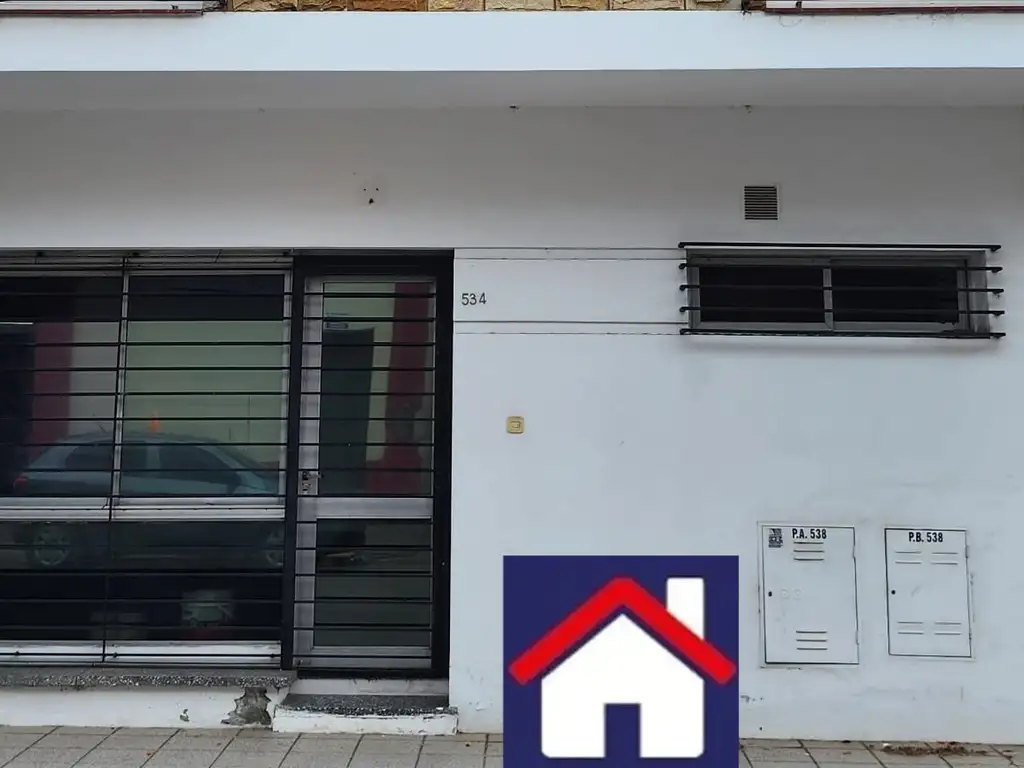 ¡Atención Inversionistas! Propiedad en Venta en Calle Lagos 538: 7 Unidades con Baño Privado y Alta