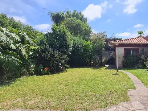 ¡Oportunidad Imperdible! Casa a reciclar sobre lote de 8,66 x 34,64 m2 - En Venta