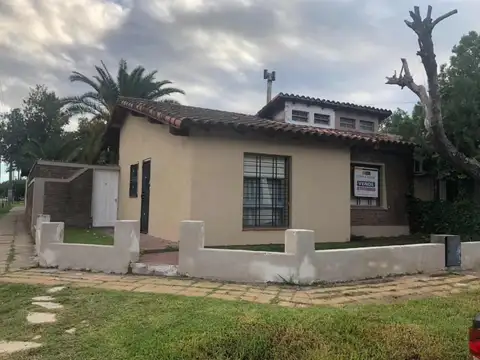 VENTA DE CASA 4 AMBIENTES REMODELADA A NUEVO EN ITUZAINGO NORTE (3469)