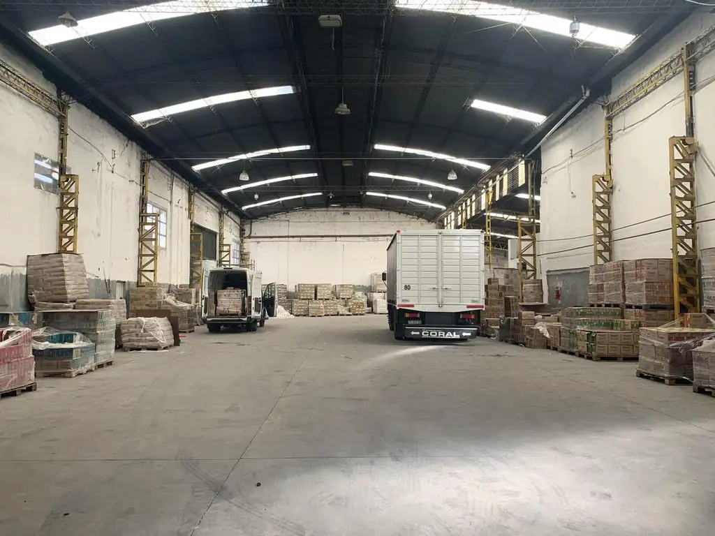 Establecimiento Industrial de 1323 m2 cubiertos s/lote de 1707 m2