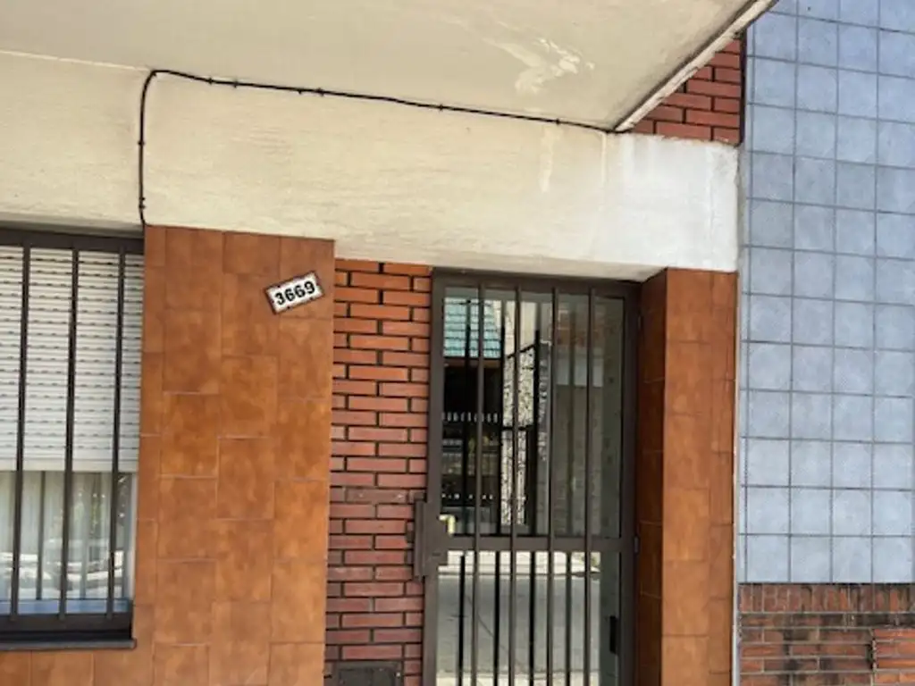 VENTA DE DPTO EN V.ALSINA,3 AMB,PLANTA B, 2 PATIOS