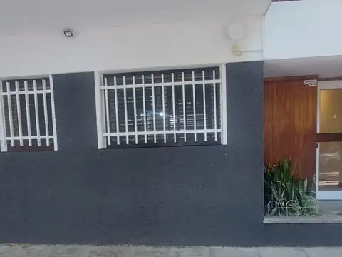 DUEÑA VENDE 3 AMB. S/COMIS. Y S/EXP. AL FTE. C/PATIO Y TERRAZA