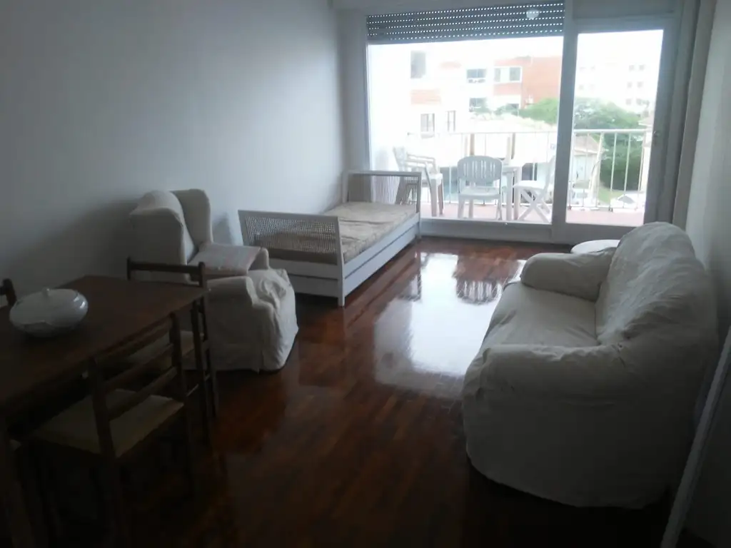 Vendo Departamento Punta Del Este a 30 metros de playa Emir (Pleno Centro de Punta Del Este)