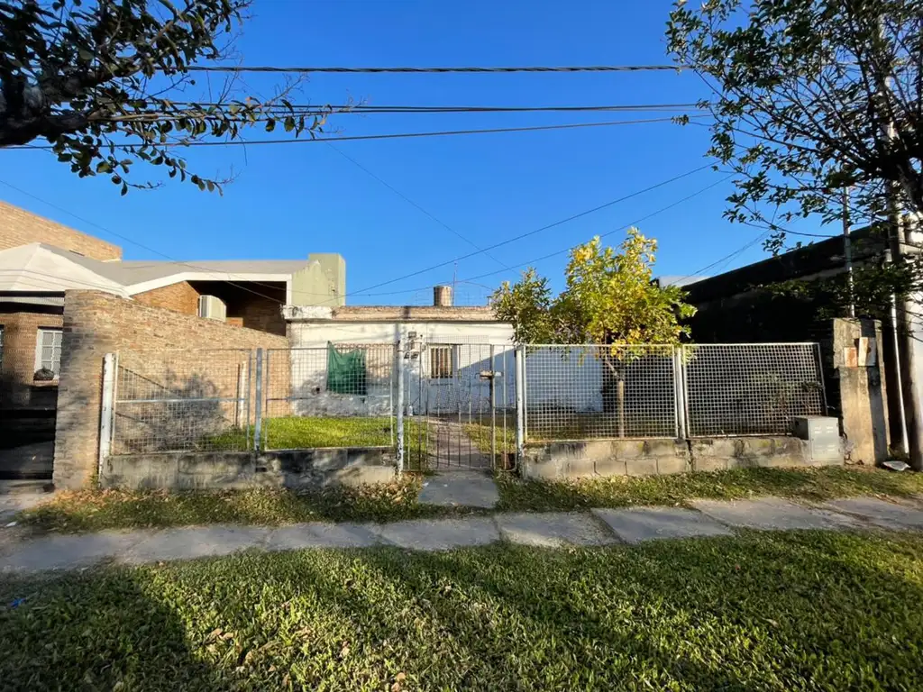 Venta Casa 1 dormitorio 40 años, 105m2, Brown 300, Roldan, Santa Fe