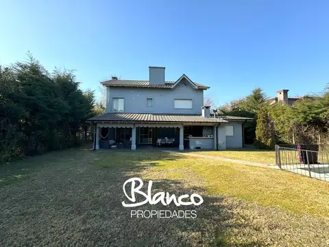 Casa  en Venta en Santa María de los Olivos, Malvinas Argentinas, G.B.A. Zona Norte