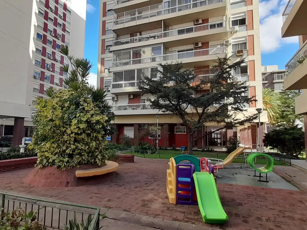 Departamento en venta con cochera Propia