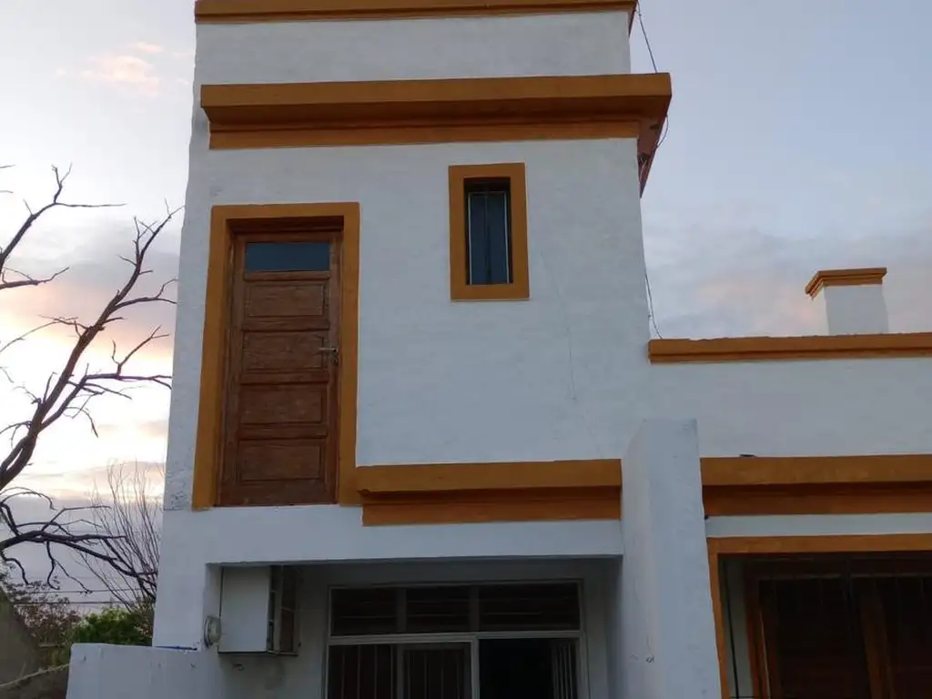 Casa en venta . 4 Dormitorios 4 Baños - 500Mts2 - Bolívar