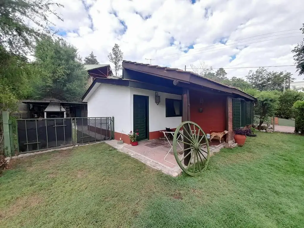 CASA MAS DPTO EN VENTA EN MINA CLAVERO CENTRO CON ESCRITURA