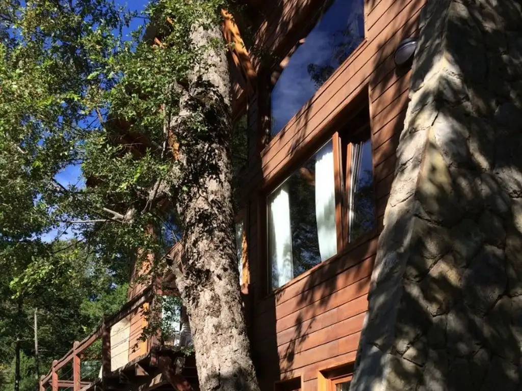 Casa apta credito hipotecario en el bosque centrico de San Martin de los Andes