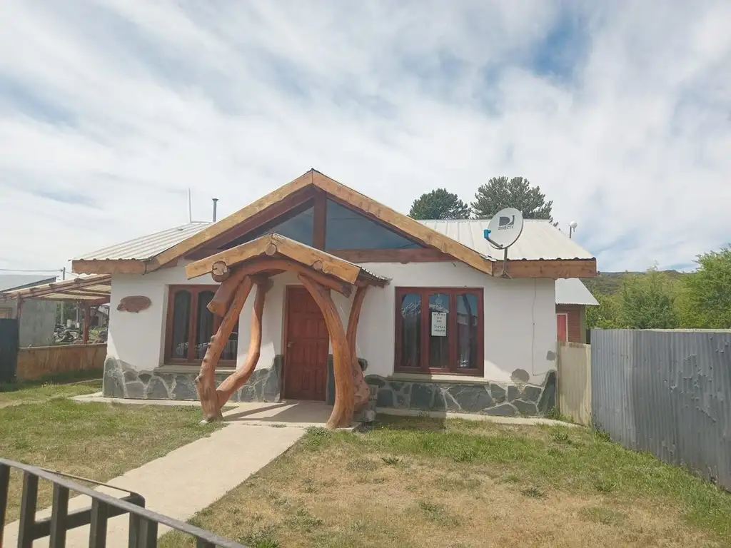 Cholila Chubut - Lote con 2 Casas - Zona Centro