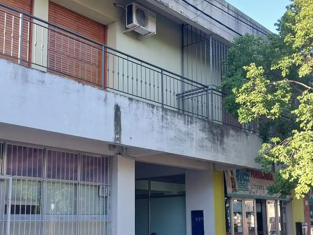 Se vende departamento dos dormitorios con cochera