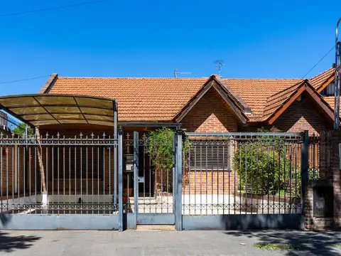 Venta Casa Barrio Murialdo Villa Bosch cochera