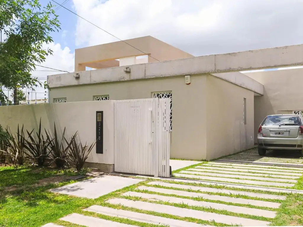 Casa en venta - 2 Dormitorios 2 Baños - 92Mts2 - City Bell