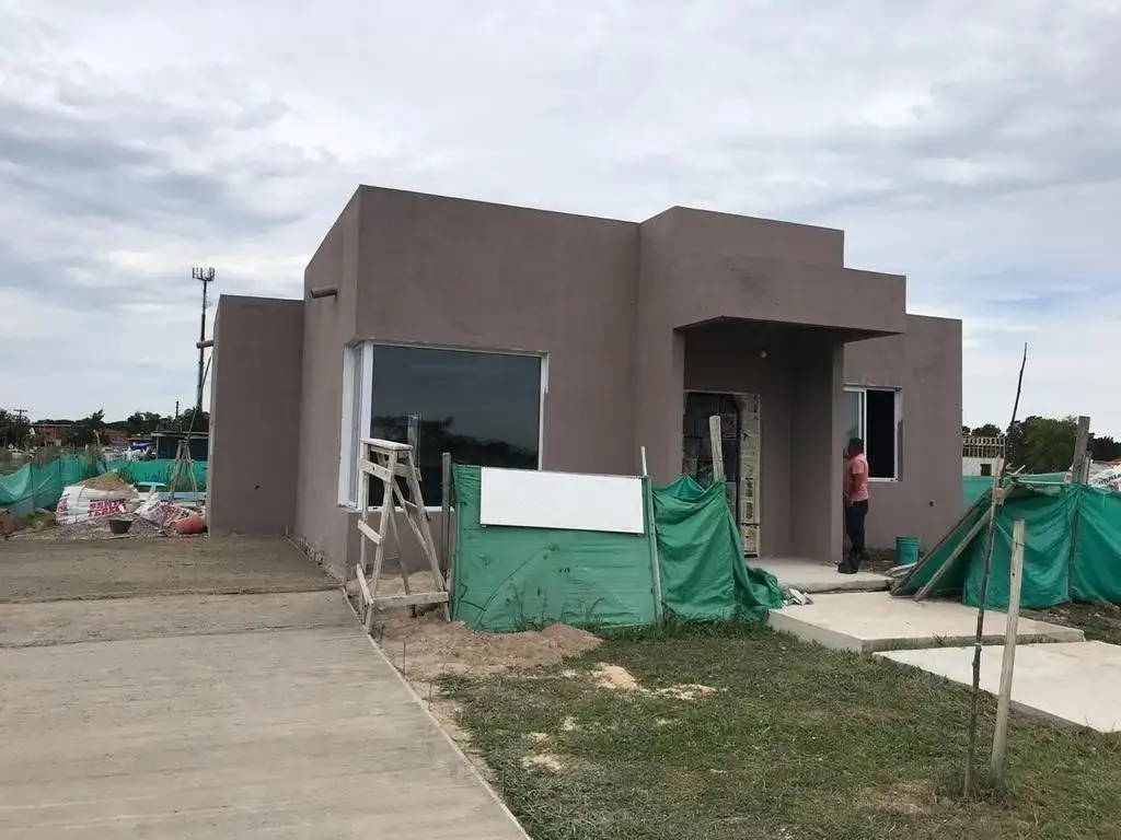 TU CASA CON JARDIN   Casa 4 amb. en Venta en Chacras de la Reserva, Campana