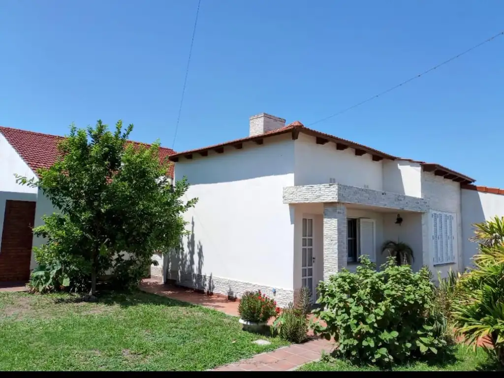 AMPLIA Y HERMOSA CASA EN LA CIUDAD DE CORONDA