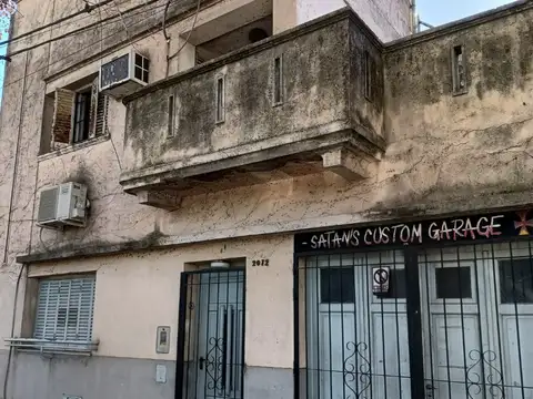 CASA ANTIGUA A RECICLAR, DOS PLANTAS, COCHERA , 3 DORMITORIOS