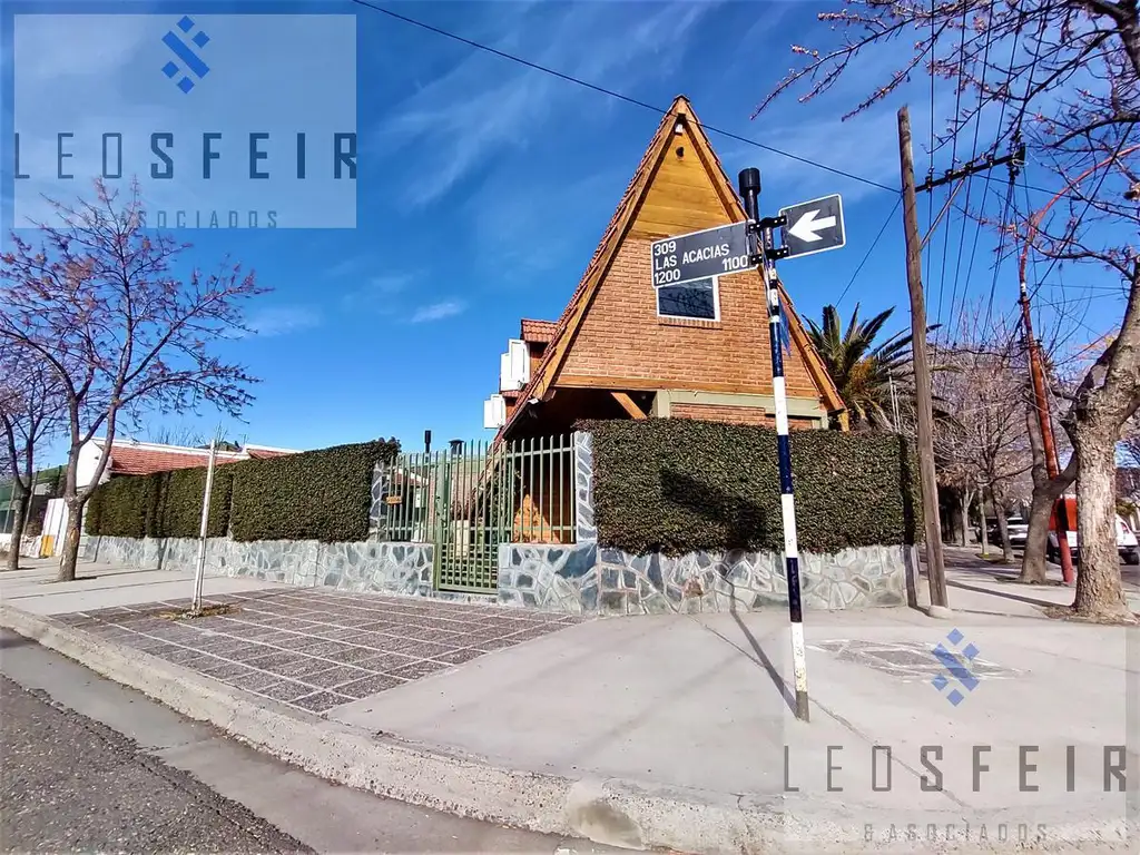 Casa En Venta Las Araucarias 450 - Cipolletti / Bº El Manzanar.