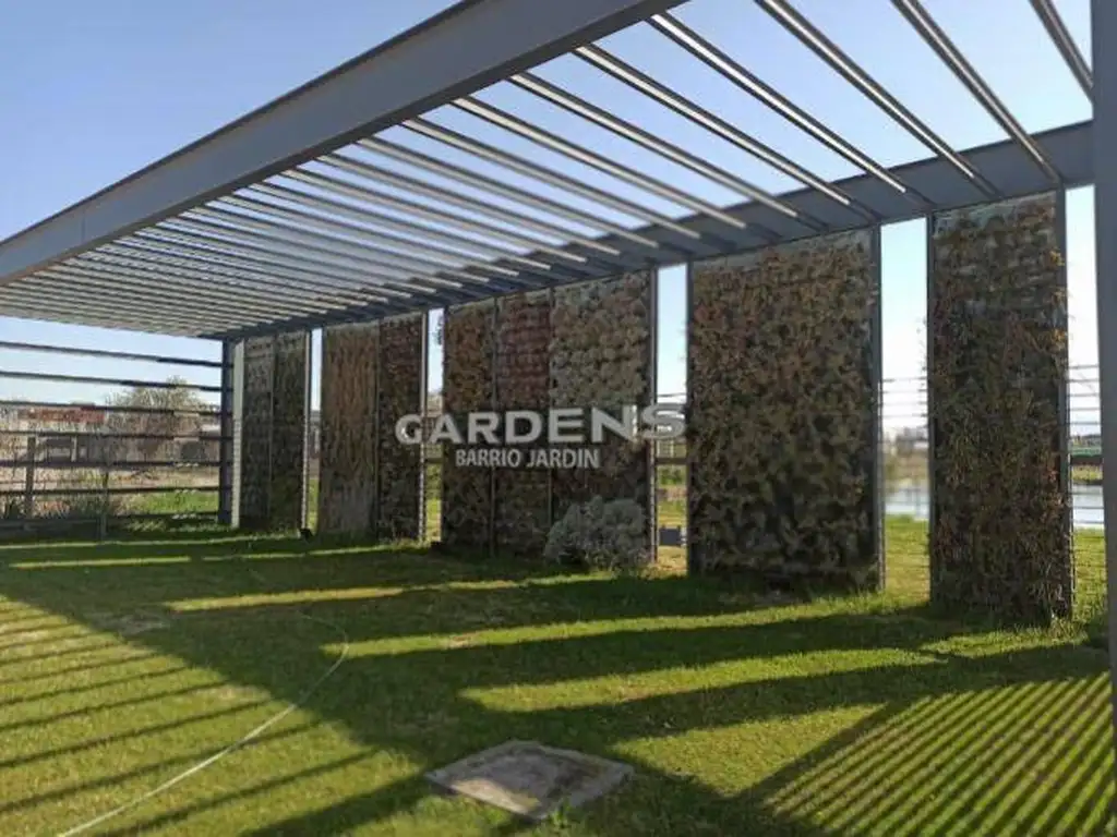 Venta de lote Barrio Privado Gardens.