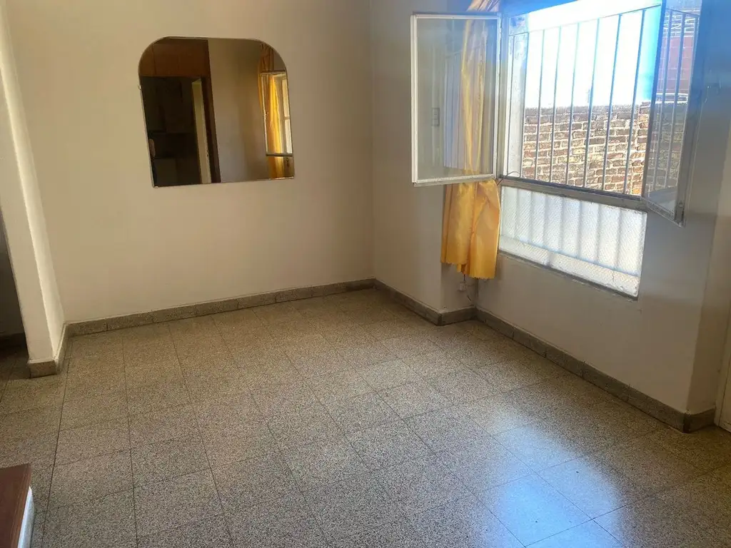 VENTA DTO EN PLANTA ALTA 3 DORM BARRIO PUEYRREDON