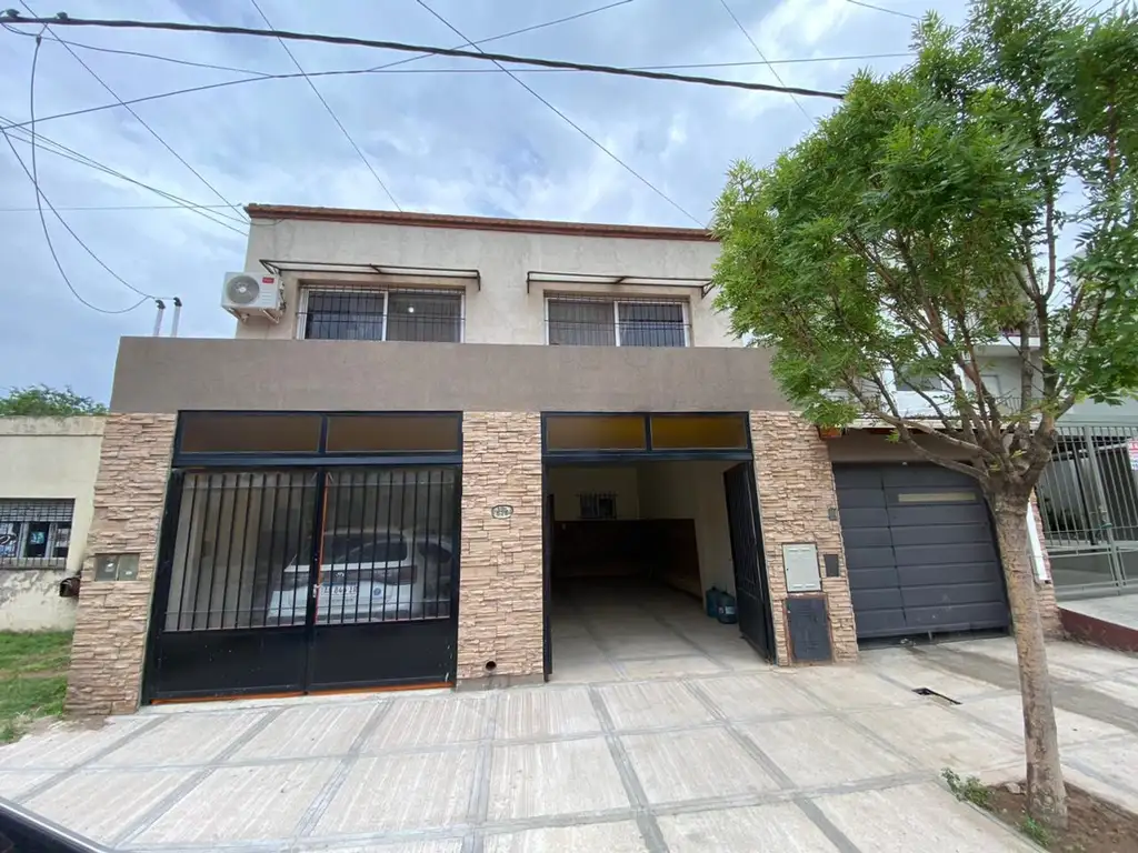 Casa con multi renta en Santiago del Estero 575