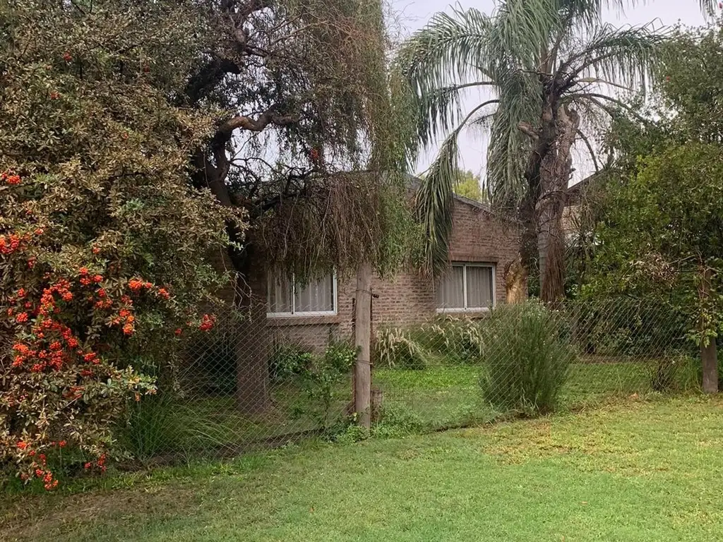 Casa de 2 Dormitorios con gran terreno