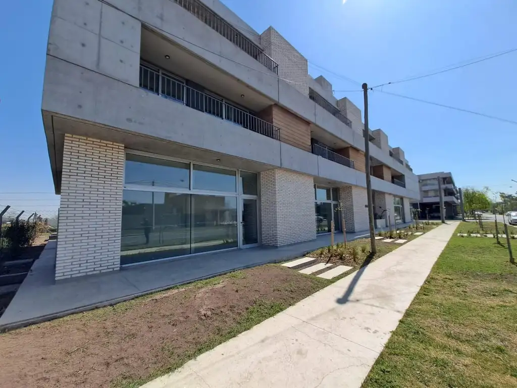 local comercial al frente - tierra nueva - fisherton