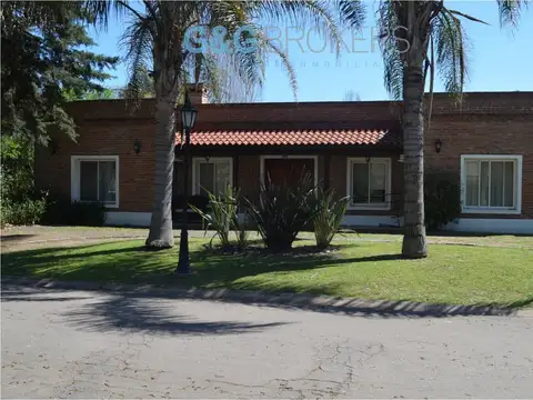 Casa en Venta - 3 dormitorios - USD 790.000