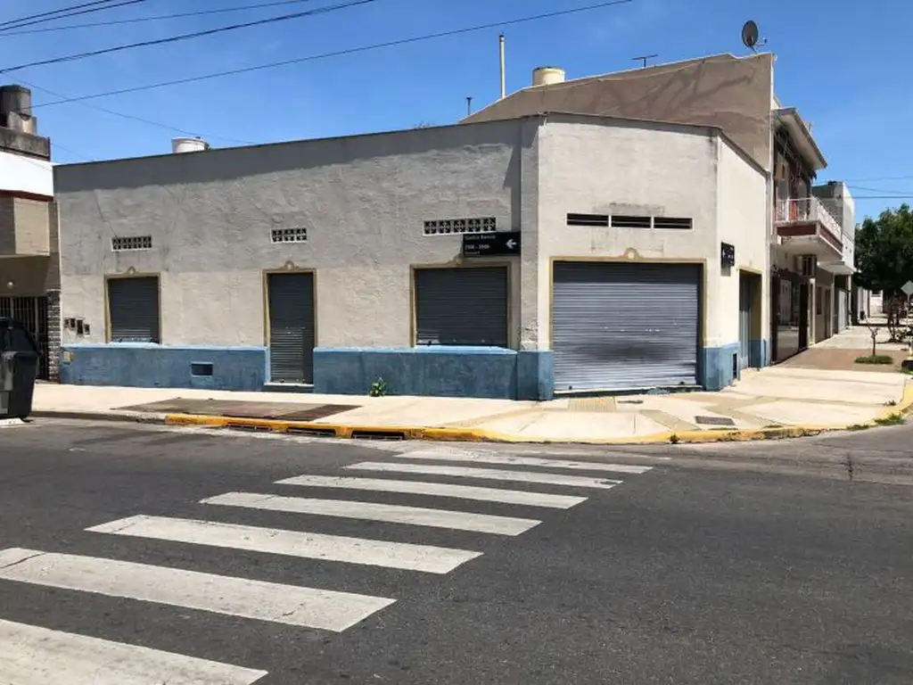 LOCAL COMERCIAL EN ESQUINA EN BOEDO