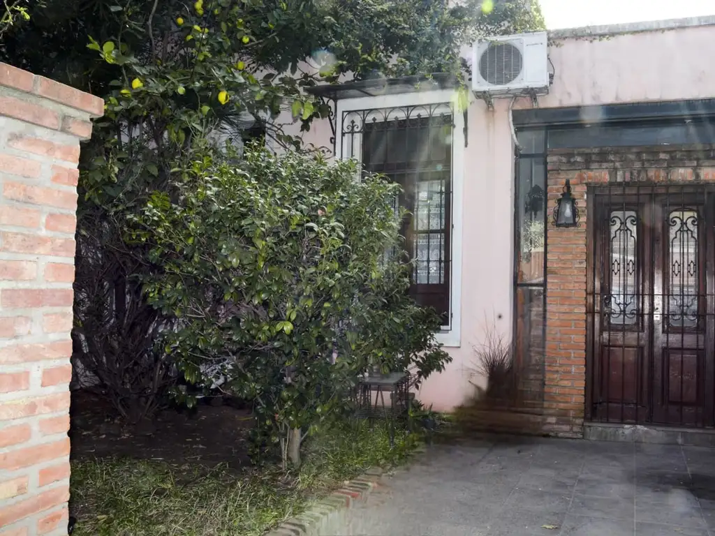 PH 3 amb. en Venta Saenz Peña al frente c/jardín