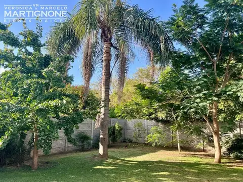 Casa sobre avenida principal en Open Door - Luján