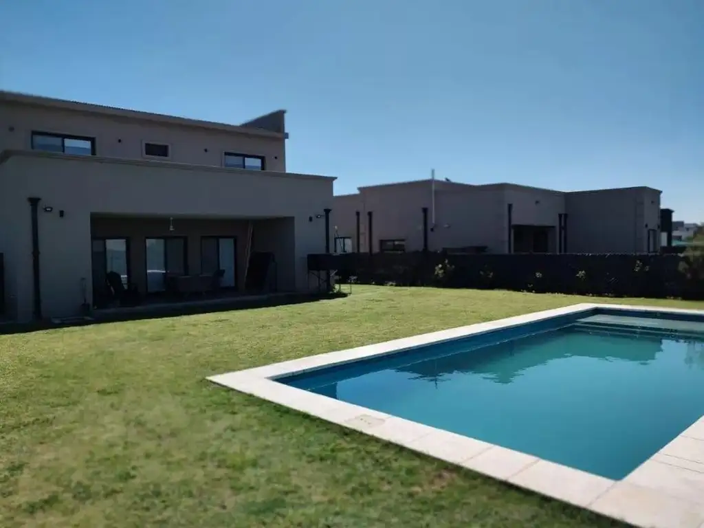 CASA EN ALQUILER EN SAN RAMON - PILAR DEL ESTE