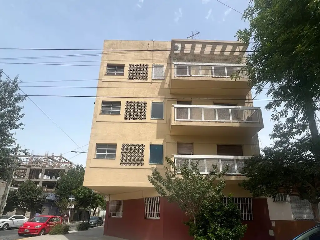 Departamento el alquiler con balcón al frente, Villa Luro