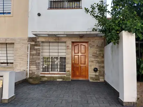 BAJÓ DE PRECIO         VENTA DE DUPLEX EN EXCELENTE ESTADO