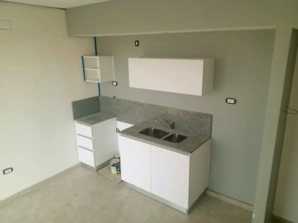 DEPARTAMENTO 2 AMBIENTES A ESTRENAR AL FRENTE. AV. HIPÓLITO YRIGOYEN 1300 AVELLANEDA