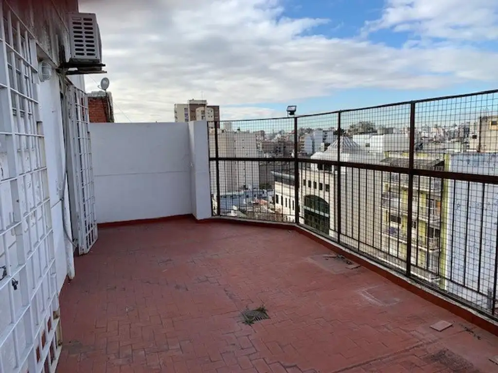 DEPARTAMENTO DE 3 AMBIENTES CON DEPENDENCIA, CON BALCON TERRAZA HERMOSA VISTA AL FRENTE