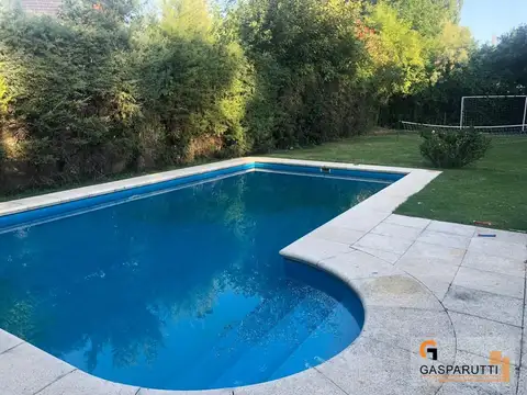 Casa en Venta - 4 dormitorios - USD 345.000
