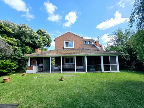 CASA EN VENTA EN LAS CONDES - PILAR