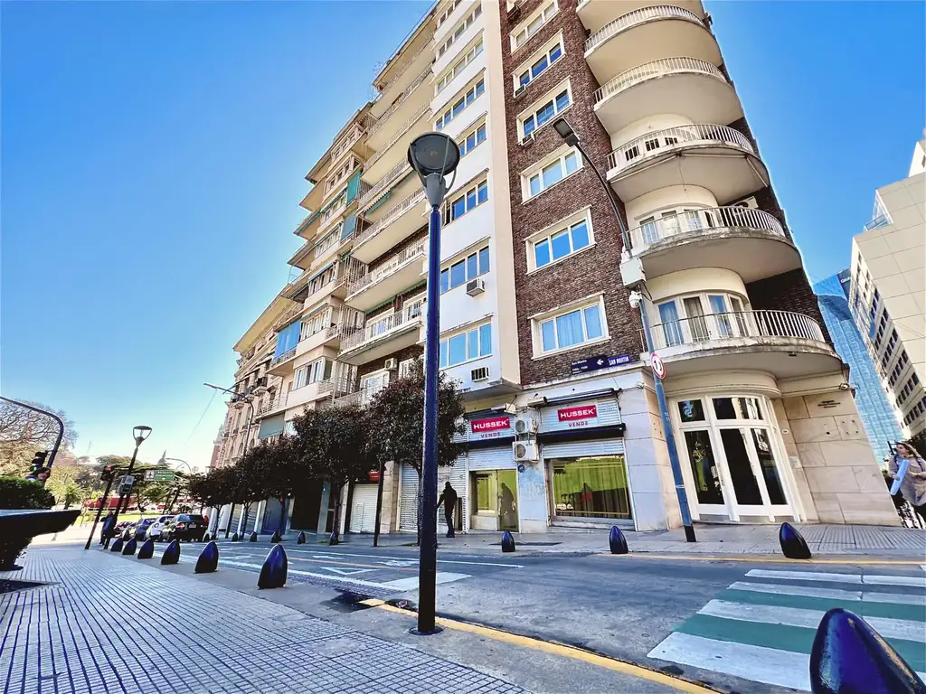 Local en Venta, 2 Plantas, Zona Comercial, Frente a Plaza San Martín - Retiro, CABA