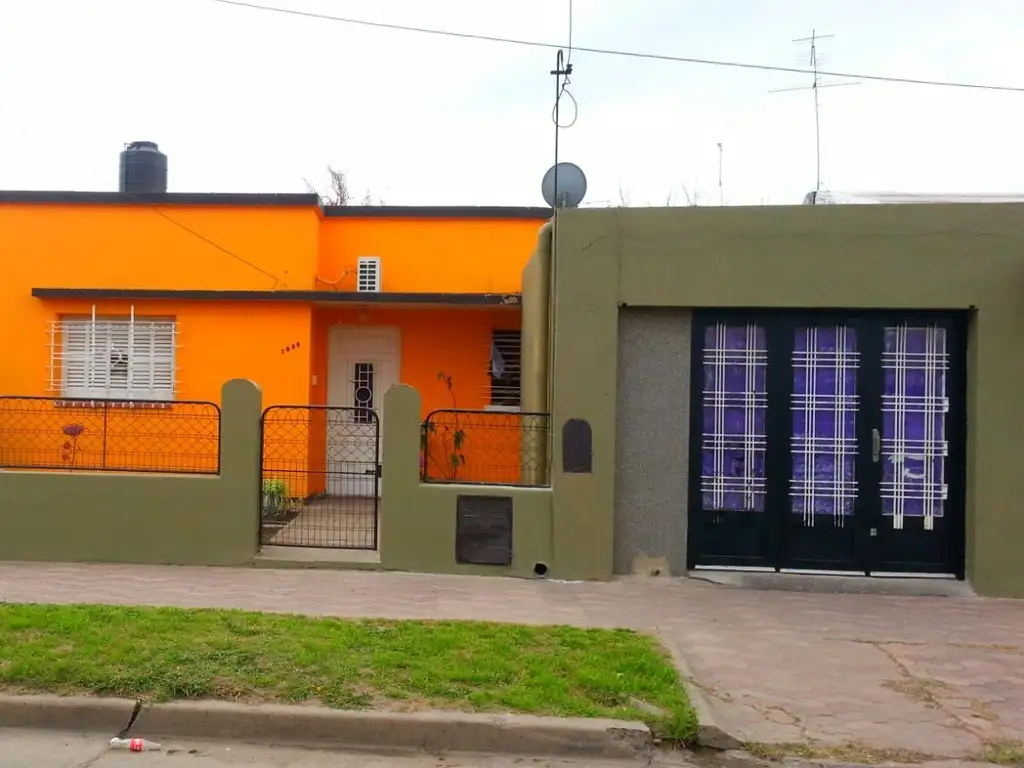 Casa en venta en Dr M Belgrano 1800 - Villa Gobernador Galvez - Inmuebles  Clarín