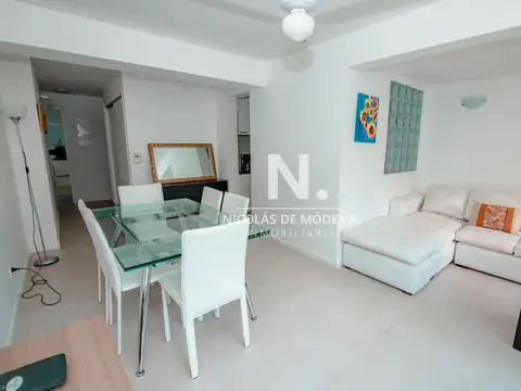 Oportunidad en Venta de Apartamento de planta baja con salida al jardín de tres dormitorios en Playa Montoya